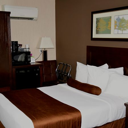 Coast Lethbridge Hotel & Conference Centre Bagian luar foto
