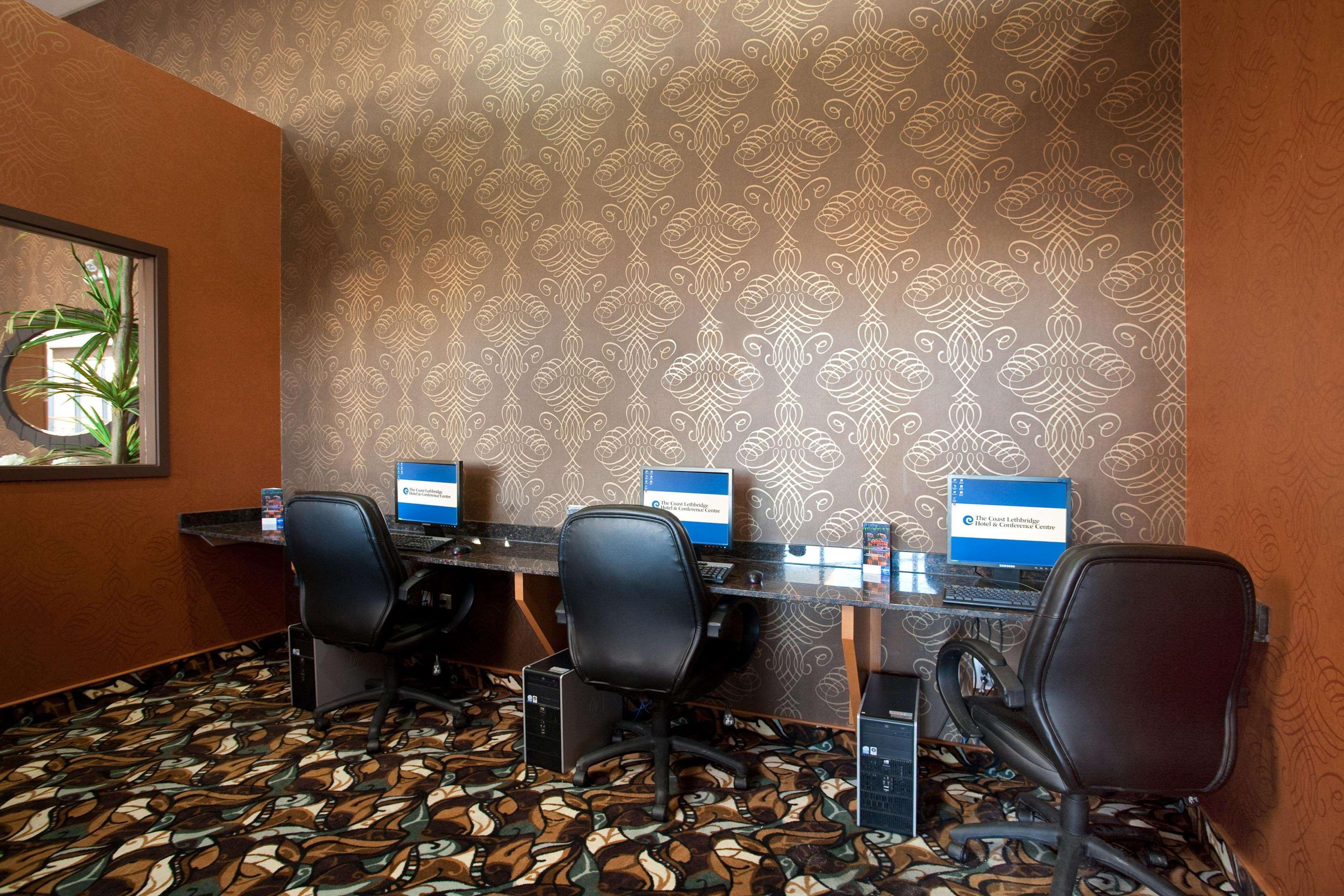 Coast Lethbridge Hotel & Conference Centre Bagian luar foto