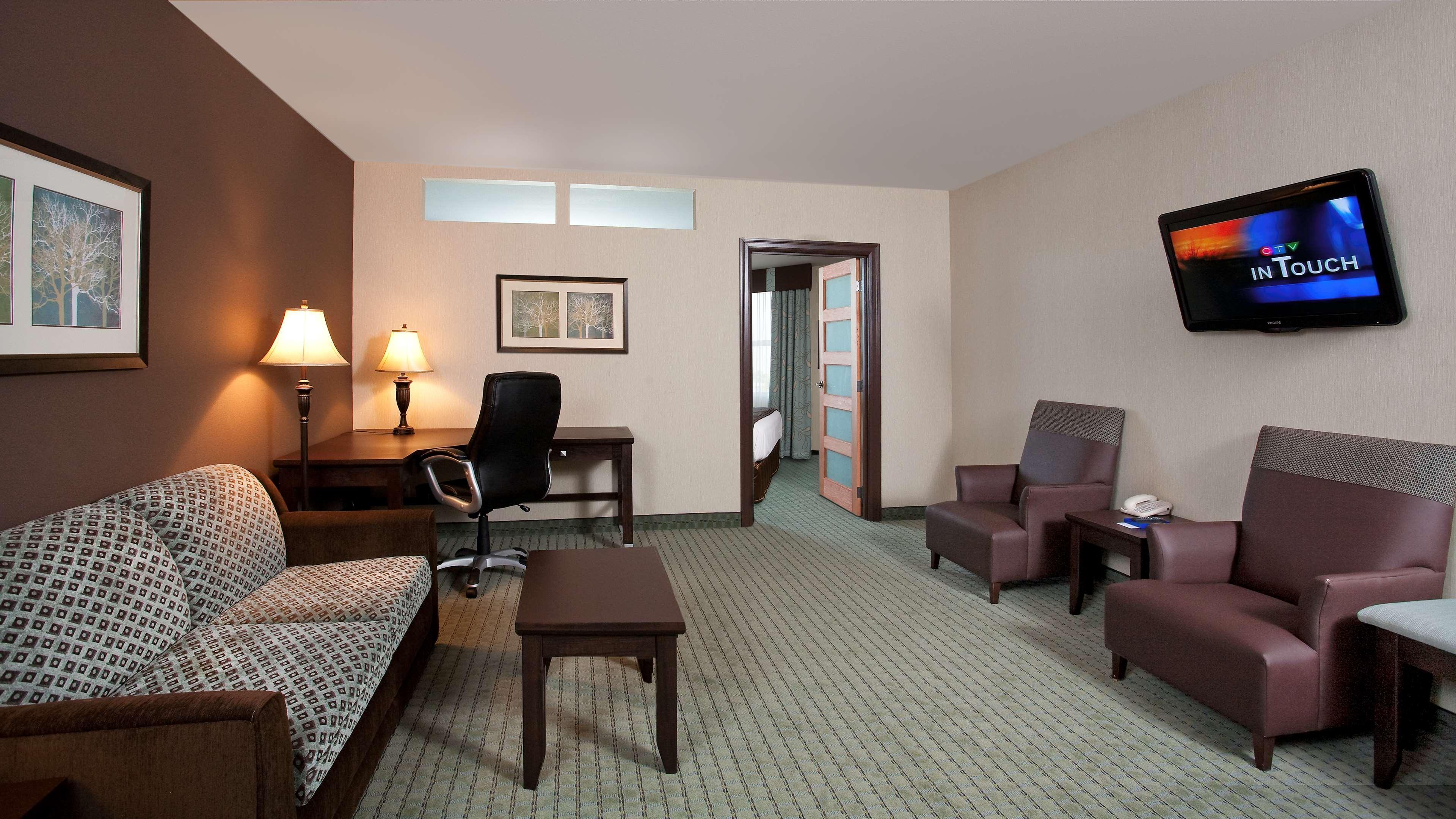 Coast Lethbridge Hotel & Conference Centre Bagian luar foto