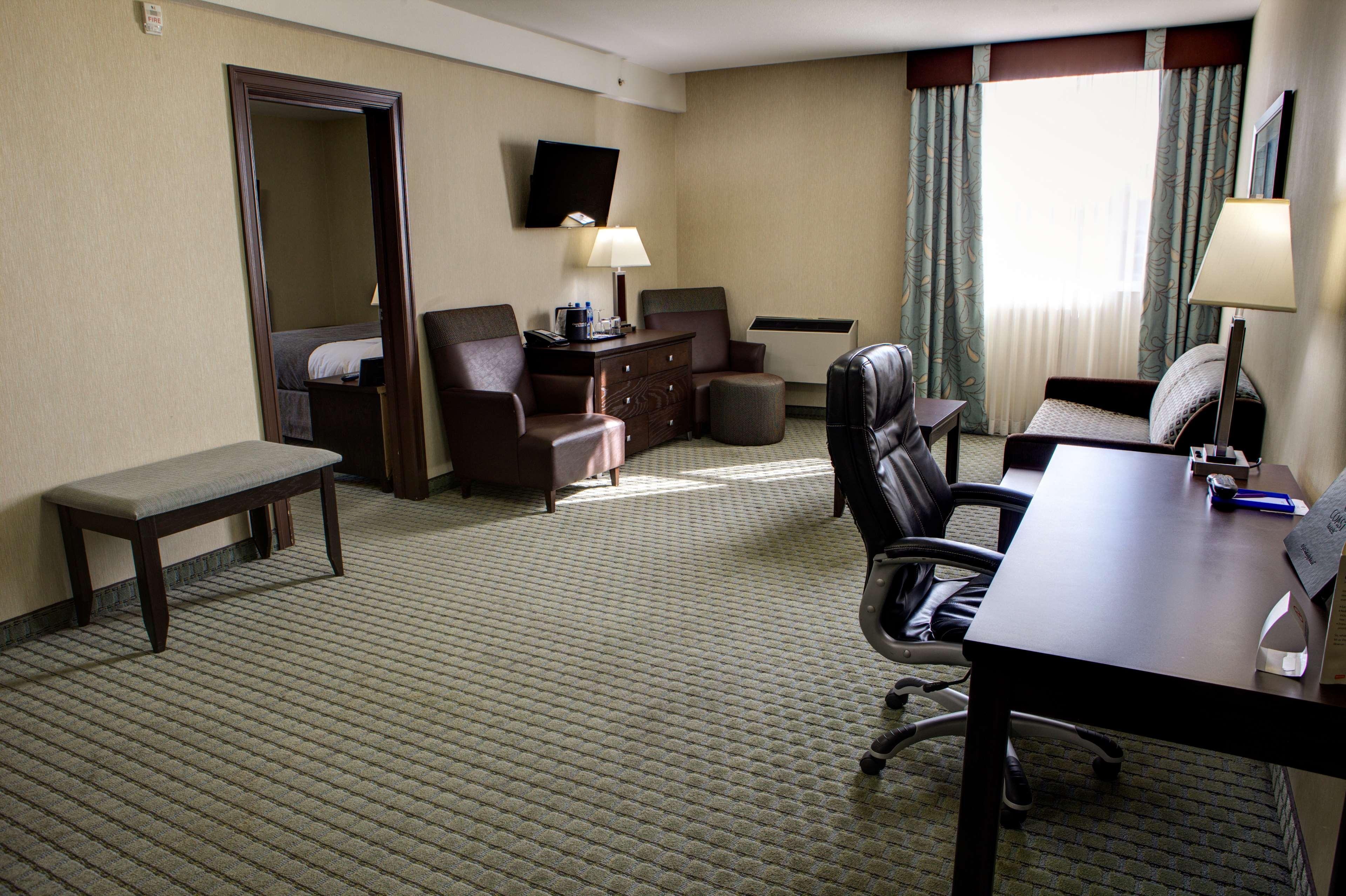 Coast Lethbridge Hotel & Conference Centre Bagian luar foto