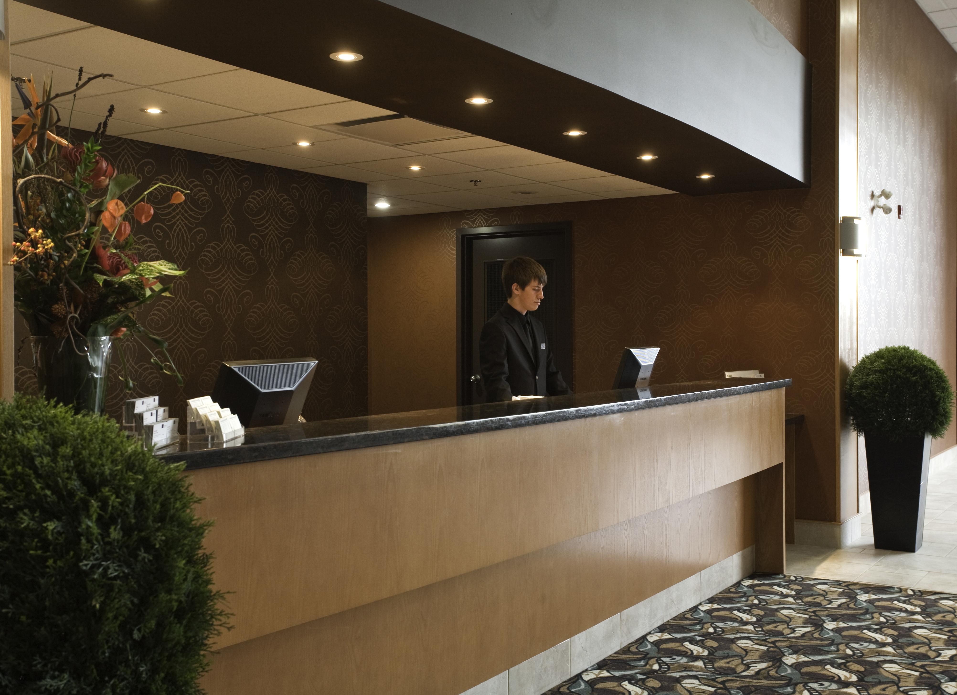 Coast Lethbridge Hotel & Conference Centre Bagian luar foto
