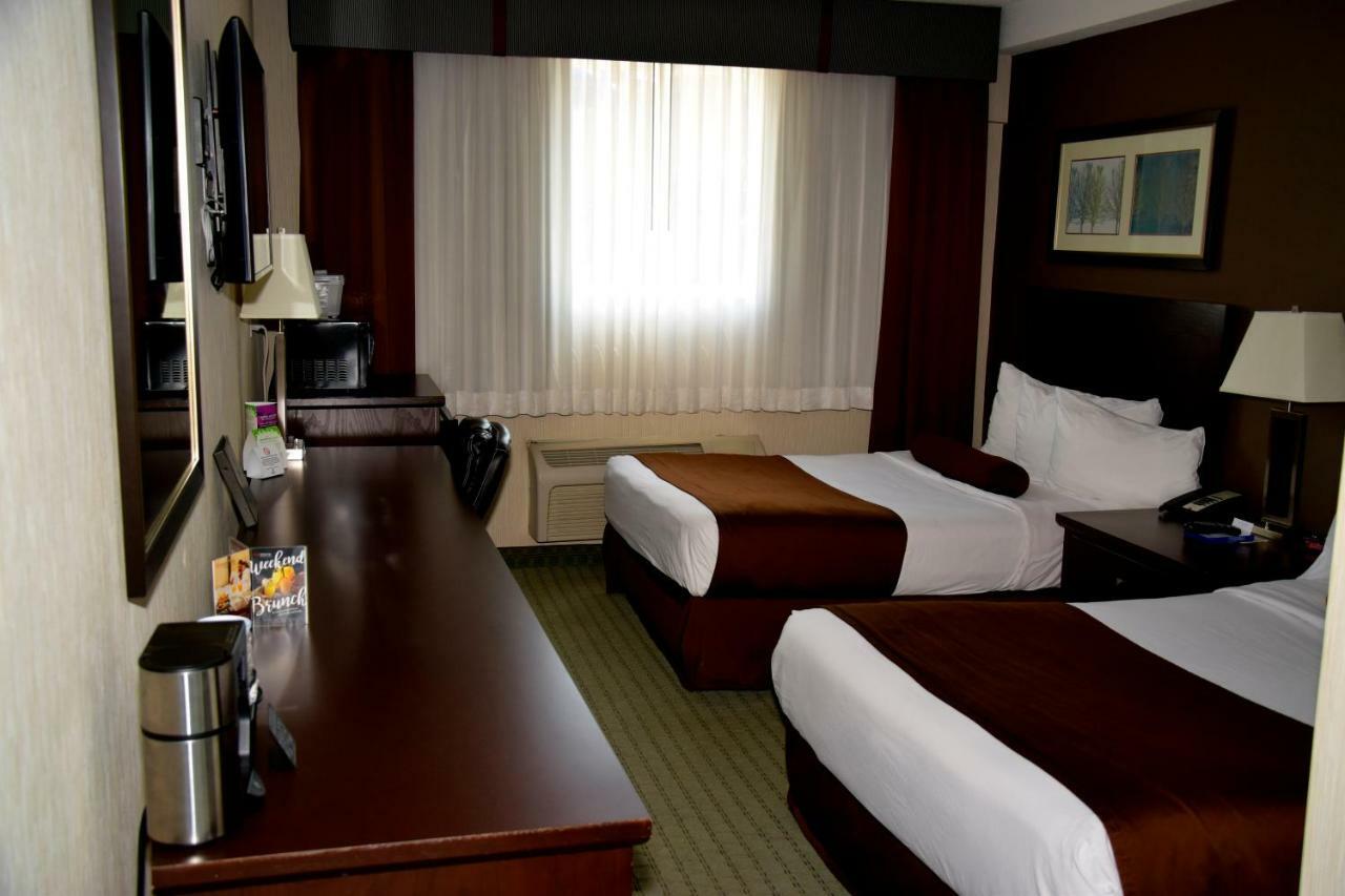 Coast Lethbridge Hotel & Conference Centre Bagian luar foto