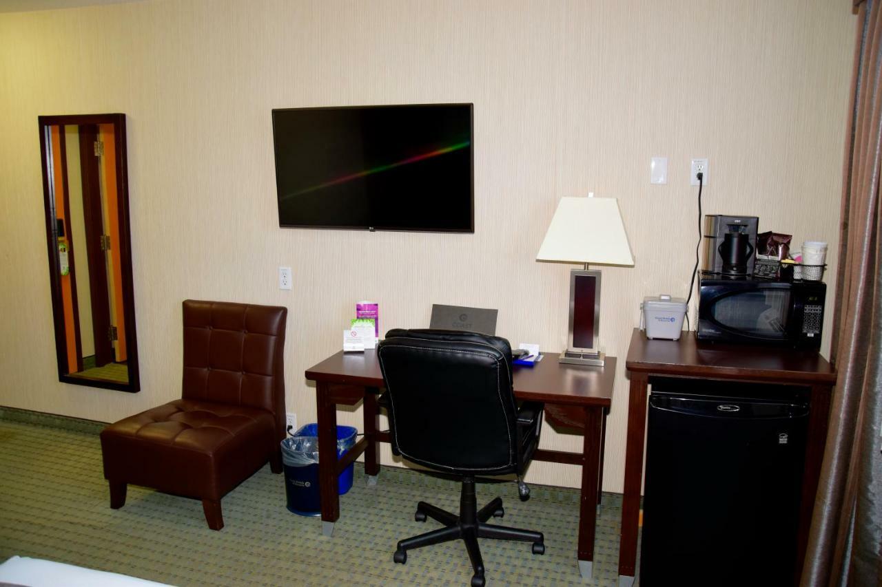 Coast Lethbridge Hotel & Conference Centre Bagian luar foto