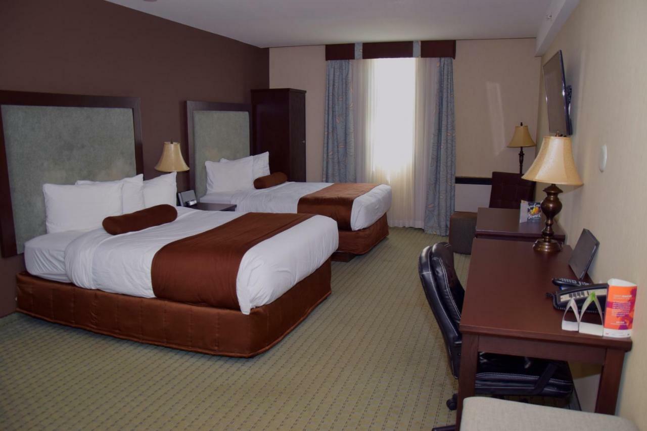 Coast Lethbridge Hotel & Conference Centre Bagian luar foto