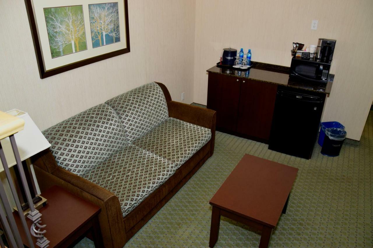 Coast Lethbridge Hotel & Conference Centre Bagian luar foto