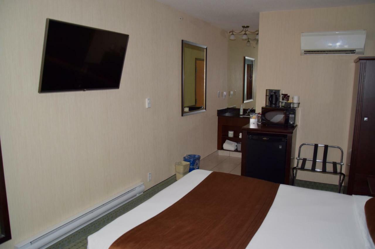 Coast Lethbridge Hotel & Conference Centre Bagian luar foto