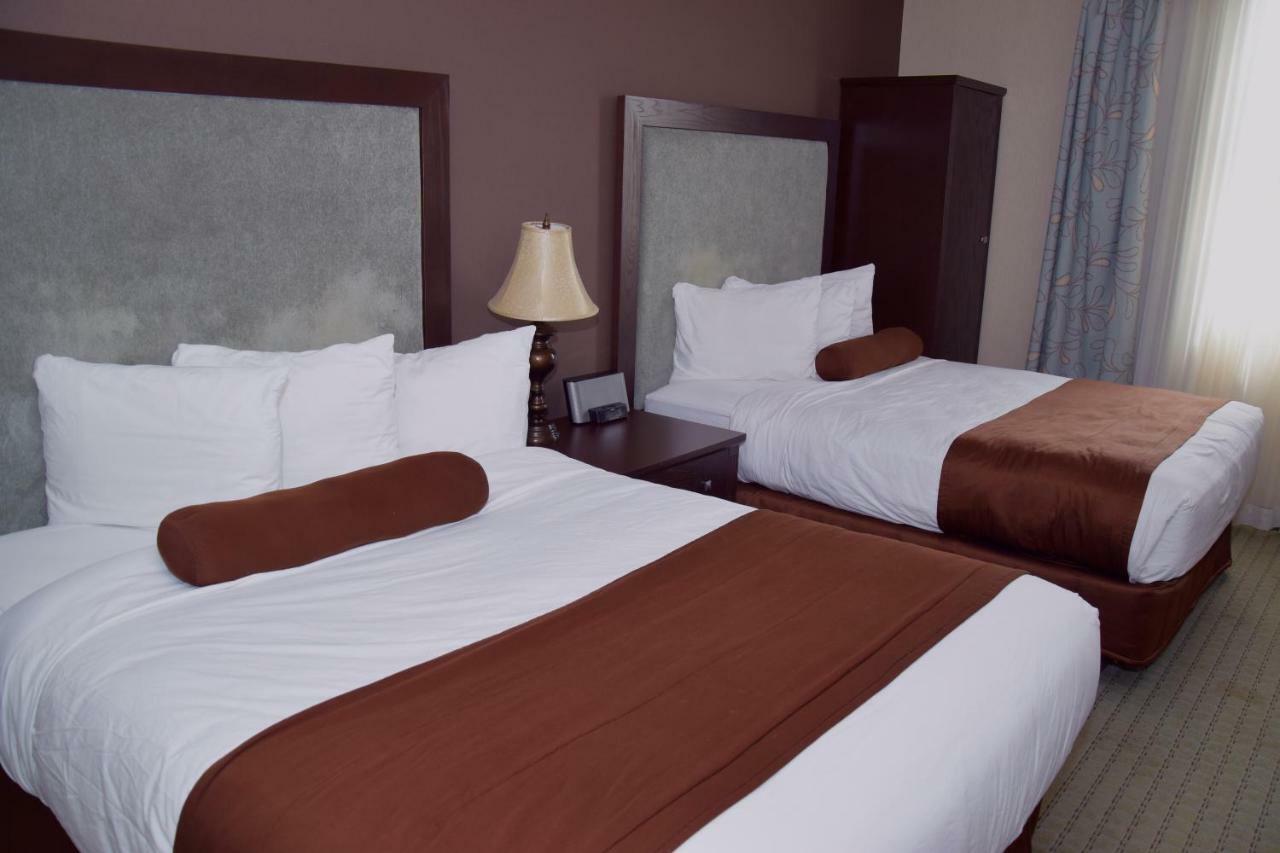 Coast Lethbridge Hotel & Conference Centre Bagian luar foto