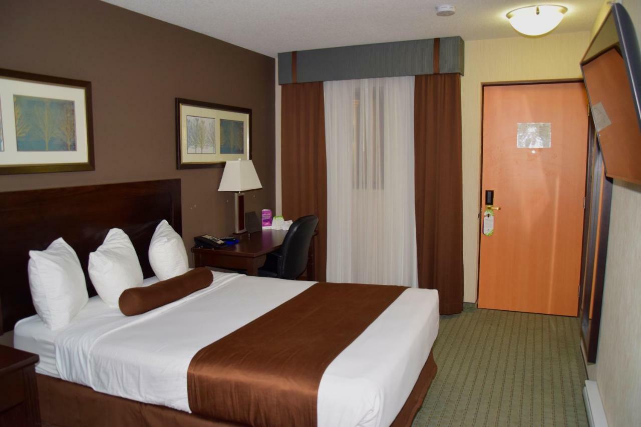 Coast Lethbridge Hotel & Conference Centre Bagian luar foto