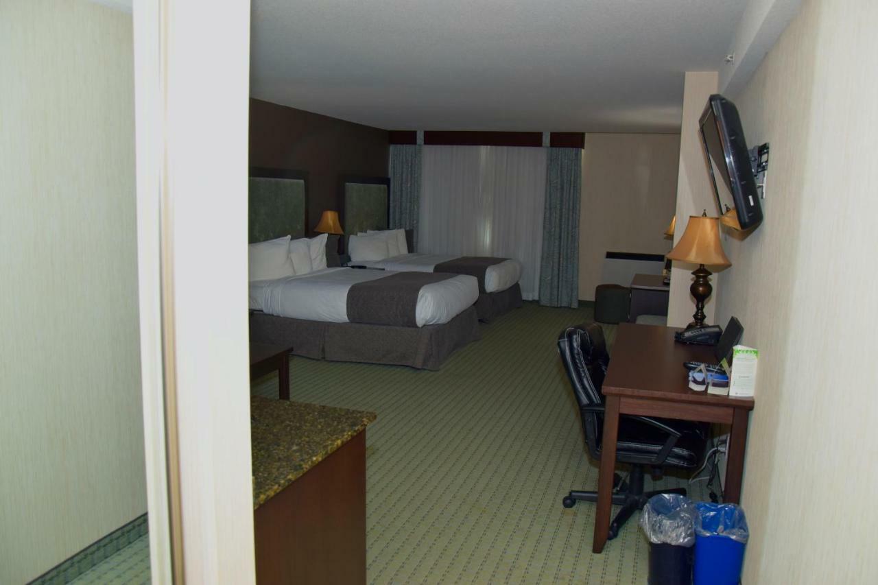 Coast Lethbridge Hotel & Conference Centre Bagian luar foto