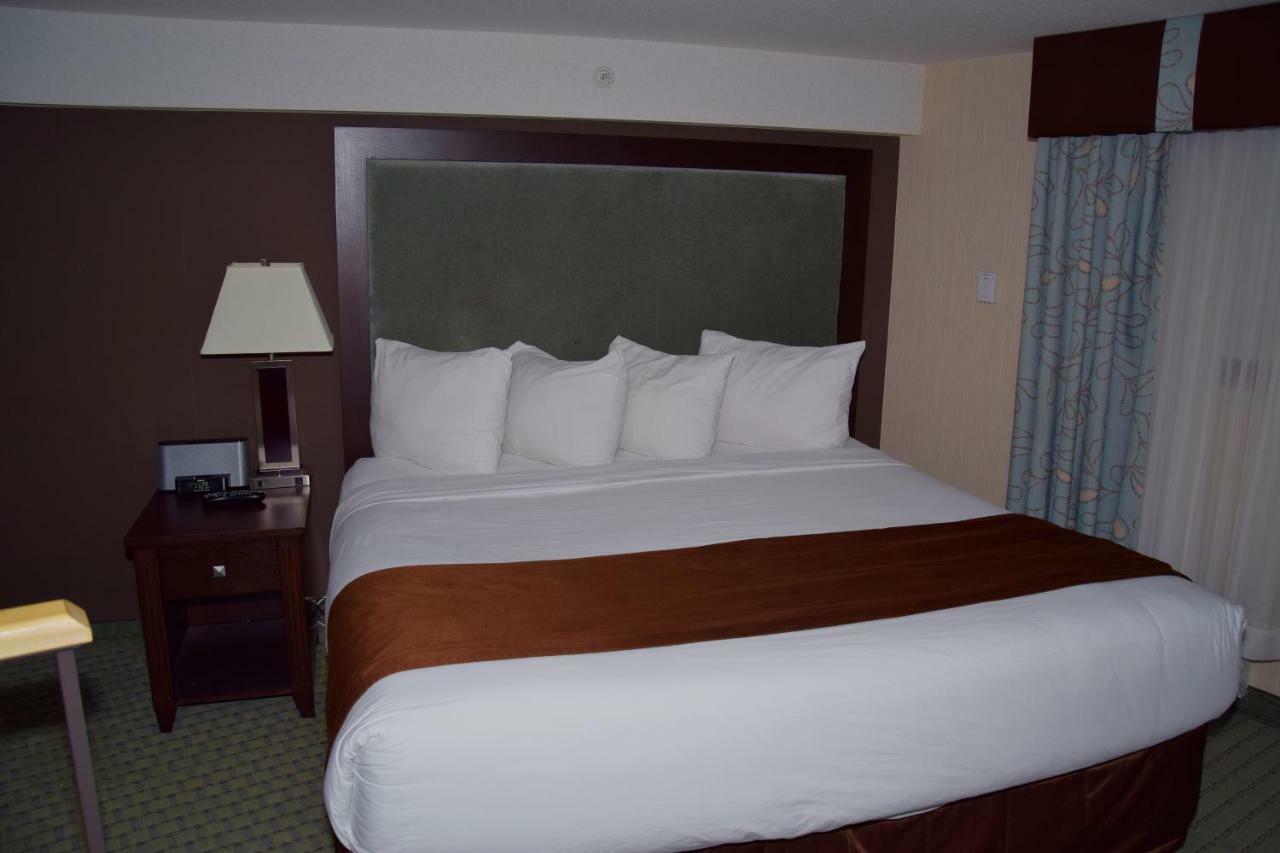 Coast Lethbridge Hotel & Conference Centre Bagian luar foto