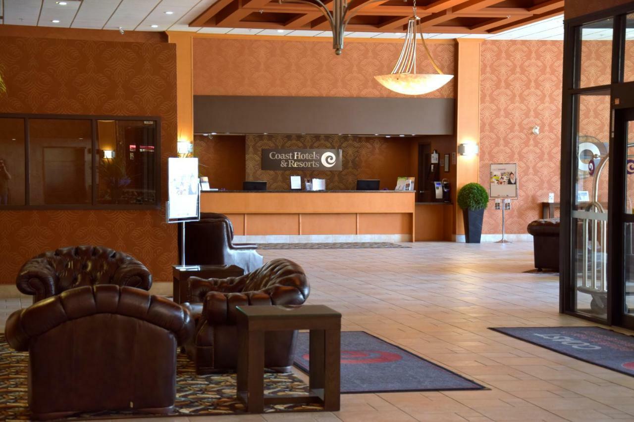 Coast Lethbridge Hotel & Conference Centre Bagian luar foto